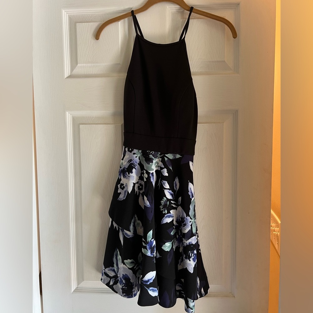 Speechless, size 1 dress black top floral